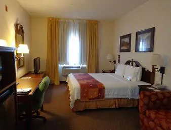 Hotel Baymont By Wyndham Airport
