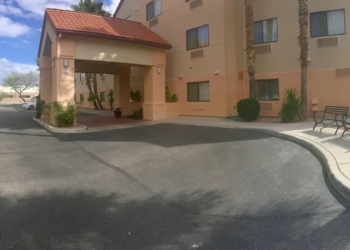 Hotel Baymont By Wyndham Airport