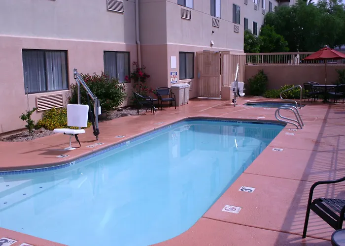 Baymont By Wyndham Airport Hotel