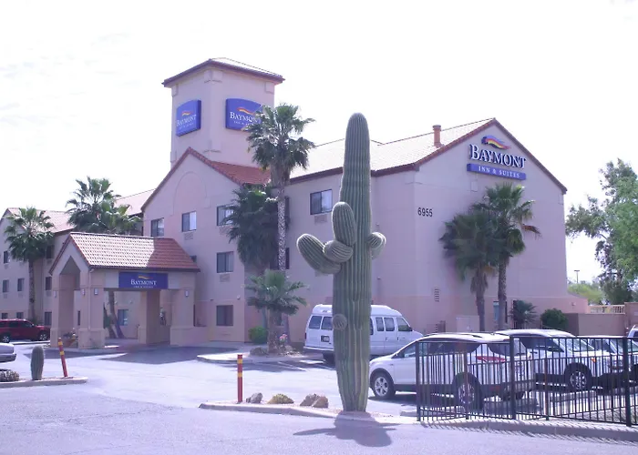 Hotel Baymont By Wyndham Airport 2*
