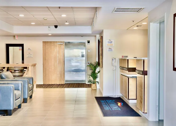 Hotel Baymont By Wyndham Airport