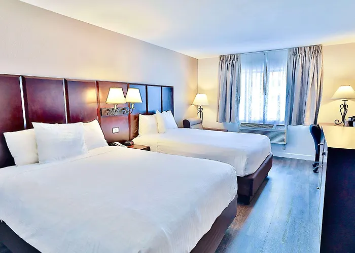 Baymont By Wyndham Airport Hotel 2*